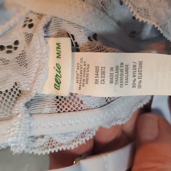 Aerie lacy bralette back hook closure - Picture 3 of 4